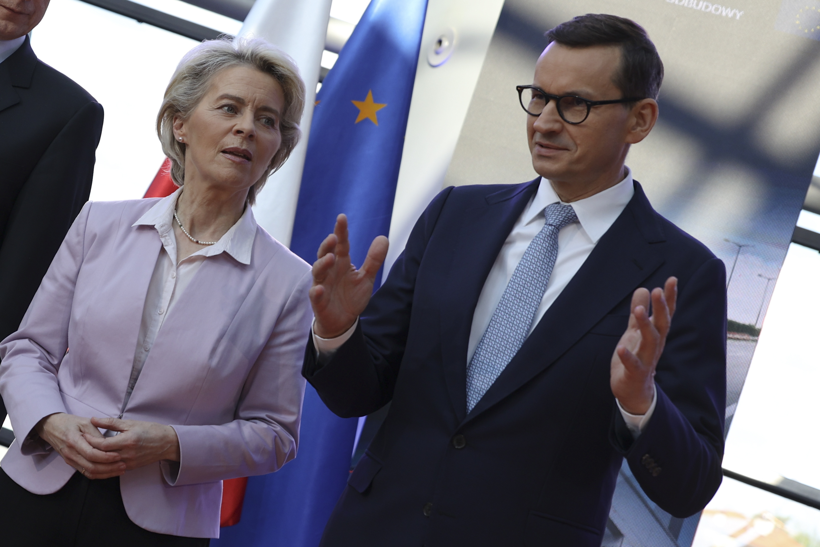 Morawiecki vill slippa von der Leyens piska. Foto: AP/TT