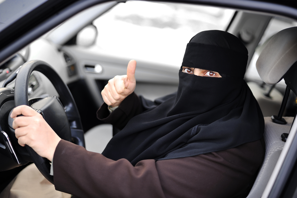 Förmyndarskap hinder för saudiska kvinnliga bilförare