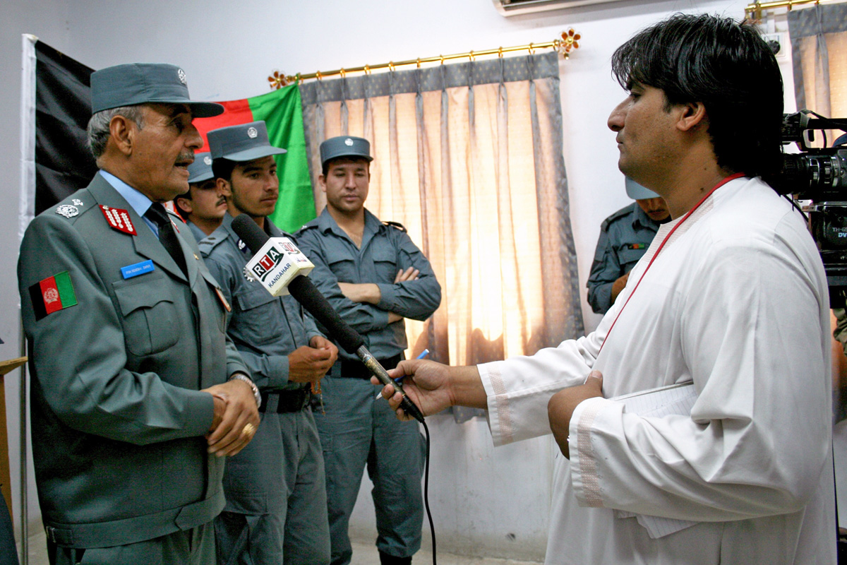 Afghanistans utsatta journalister lever farligt