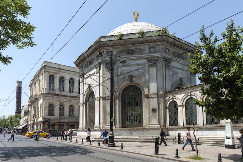 mausoleumny