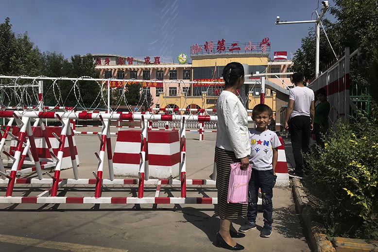 kina-uigurer-inhängnad skola.jpg
