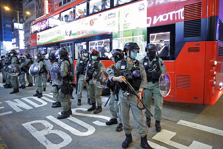 Hongkong kravallpolis.jpg