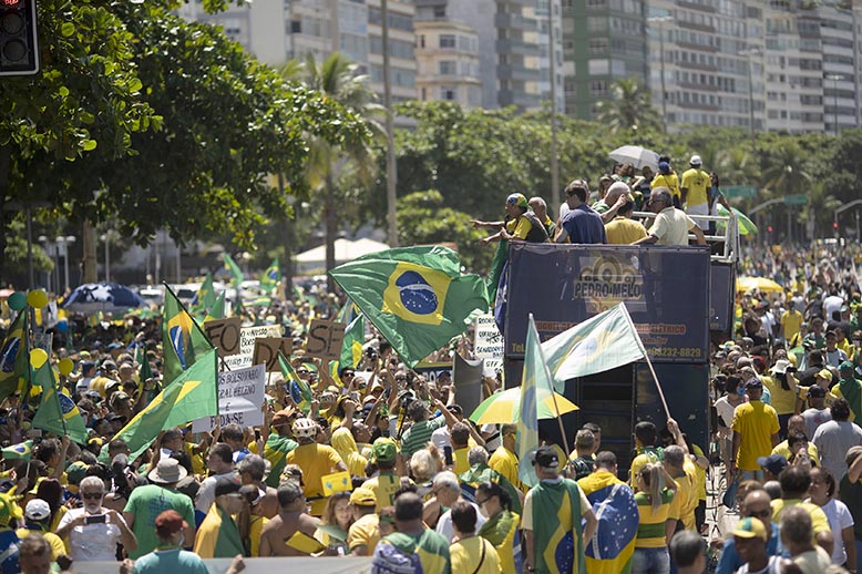 Latinamerika-corona-Brasilienprotest778.jpg