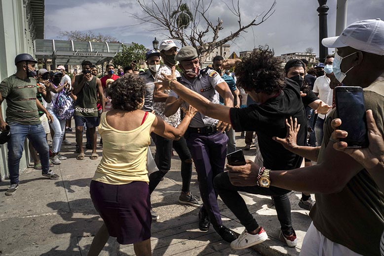 Kuba protester.jpg