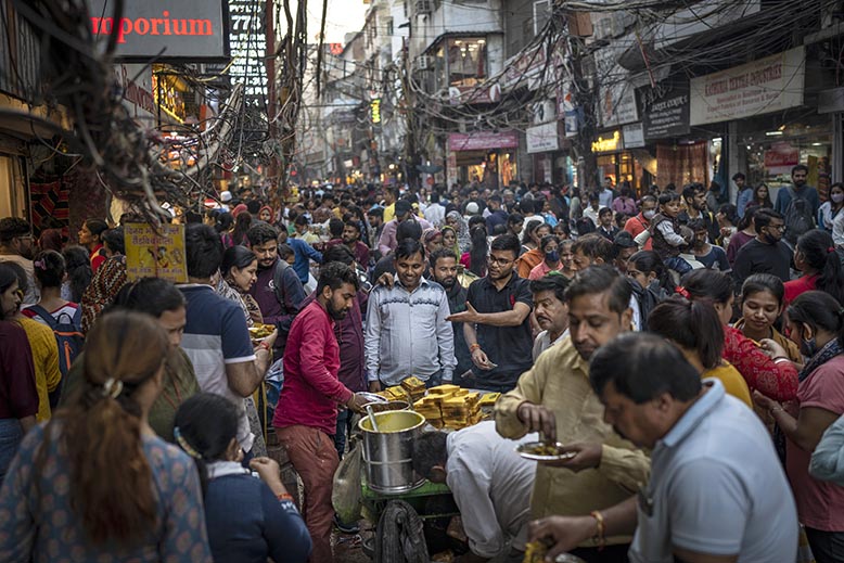 Indierna är nu fler än 1,4 miljarder. Foto: AP/TT