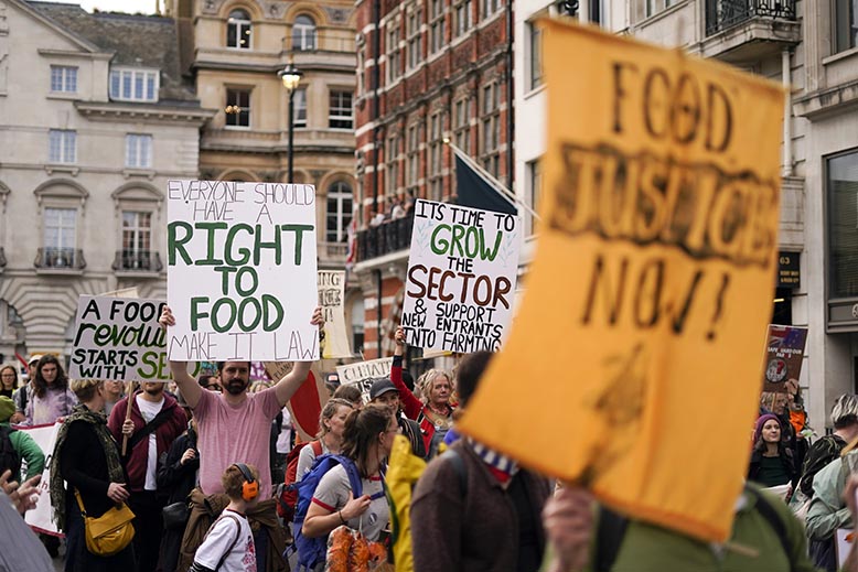 Protest i London mot matpolitiken. Foto: AP/TT