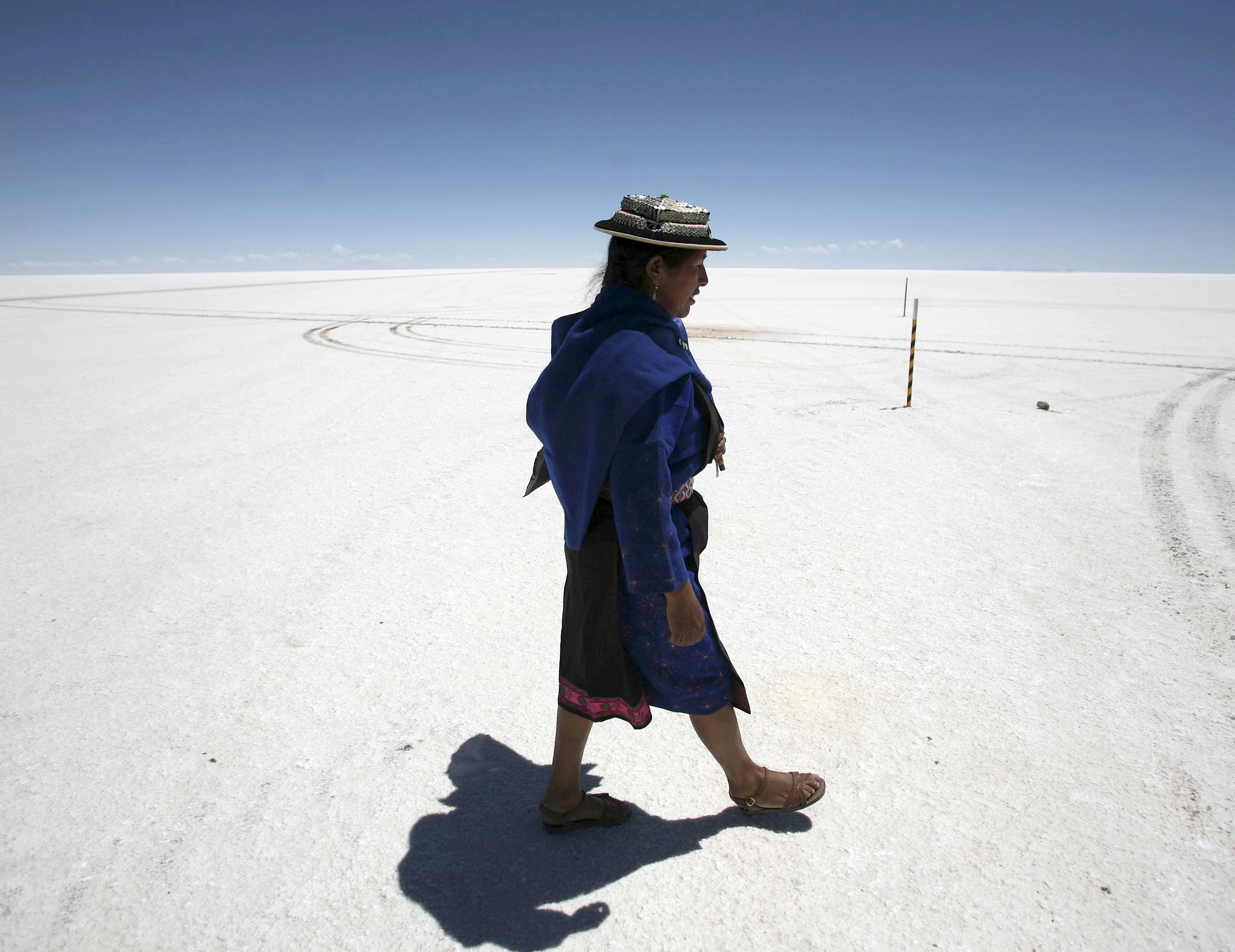 Saltöknen Salar de Uyuni i Bolivia är världens största litiumreserv. Foto: AP/TT