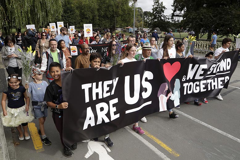 Solidaritetsmarsch efter det ekofascistiska massmordet i Nya Zeeland 2019. Foto: AP/TT