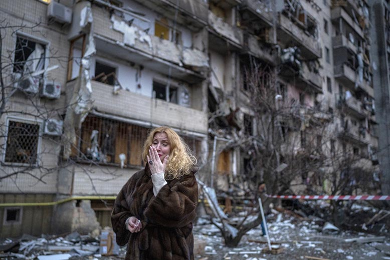 ryssland  ukraina bombat hus.jpg